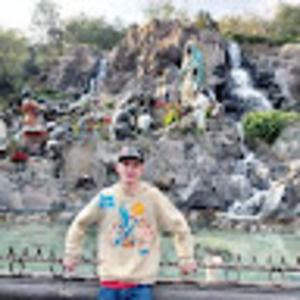 Meet your Posher, Andres felipe